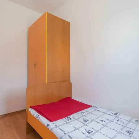Danijela Apartment *