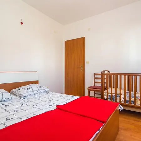 Danijela Апартаменты Каштела